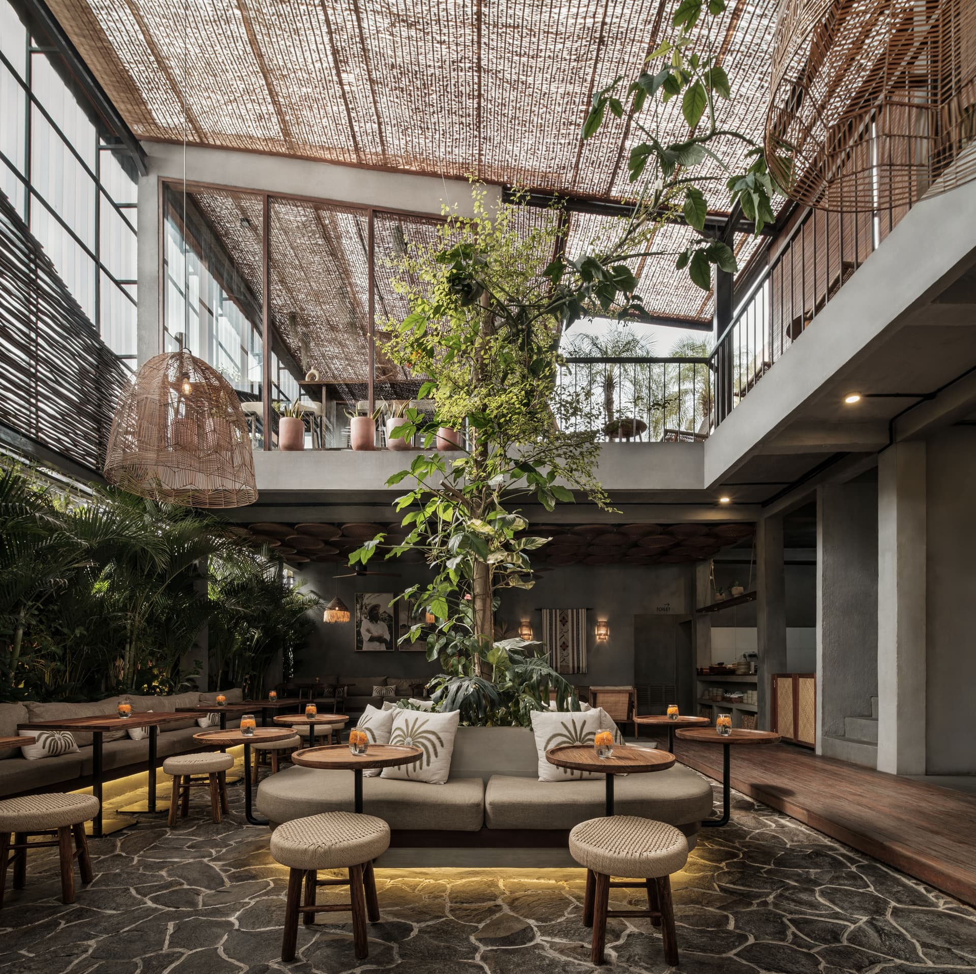 Samm's Restaurant interior